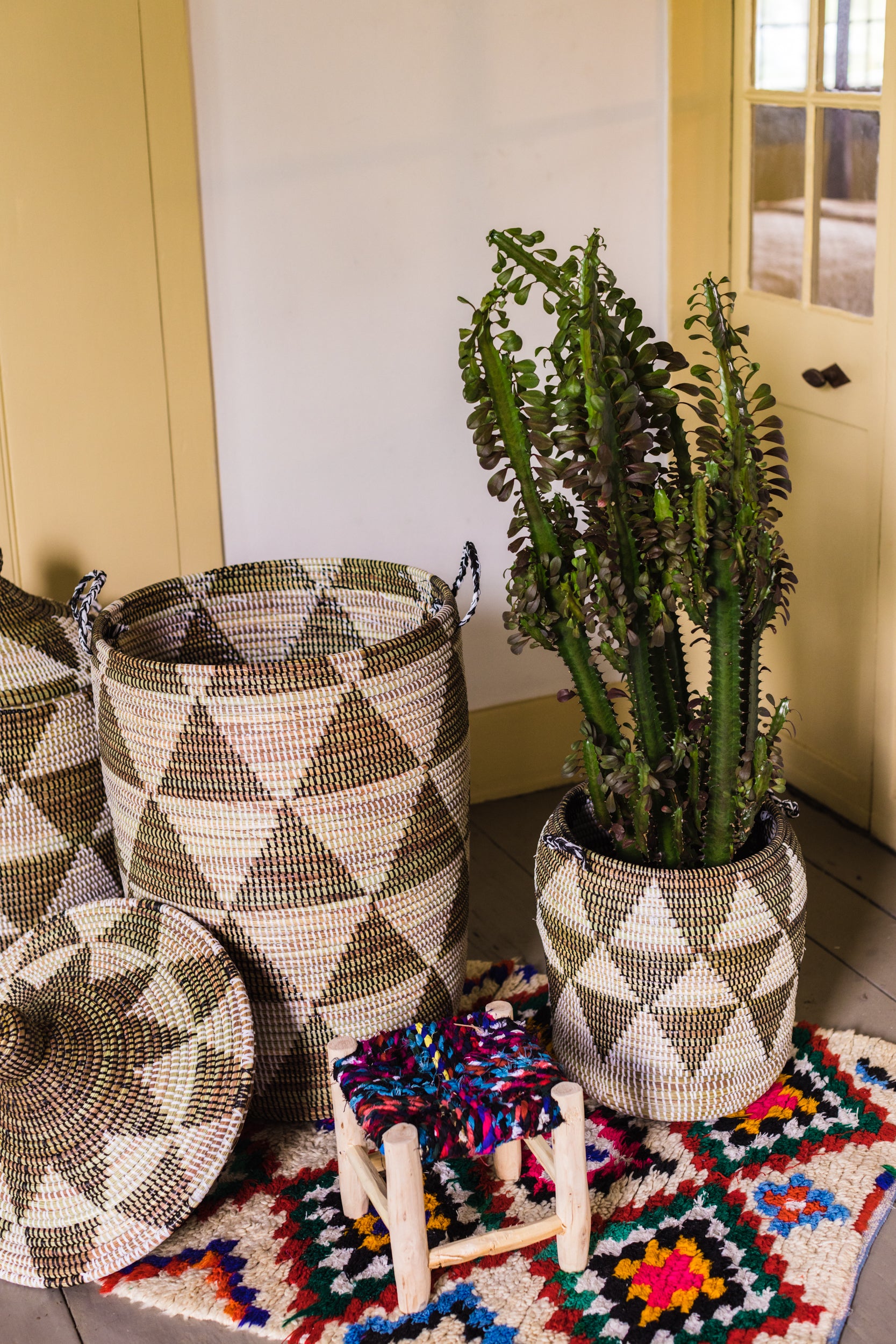 Baskets - 3 nesting sizes with design and handmade in West Africa